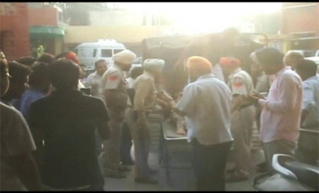 India: Más de nueve muertos en un ataque contra autobús